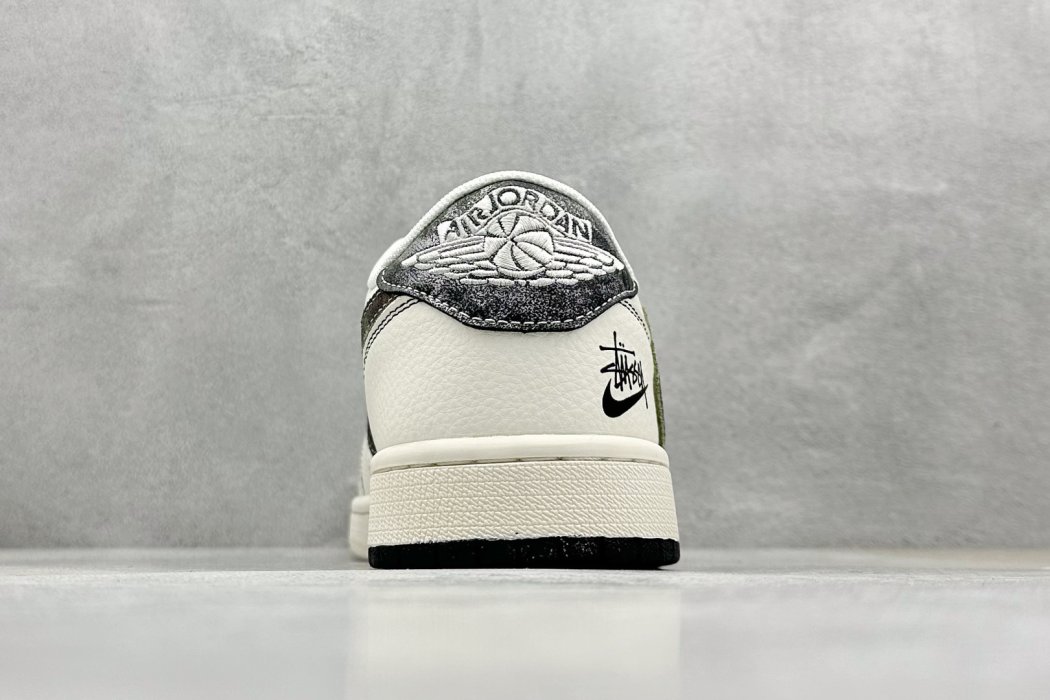 Кроссовки Travis Scott x Fragment Design x Air Jordan 1 Low OG SP AJ1 фото 6