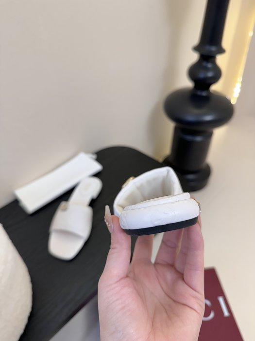 Шлепанцы фото 6