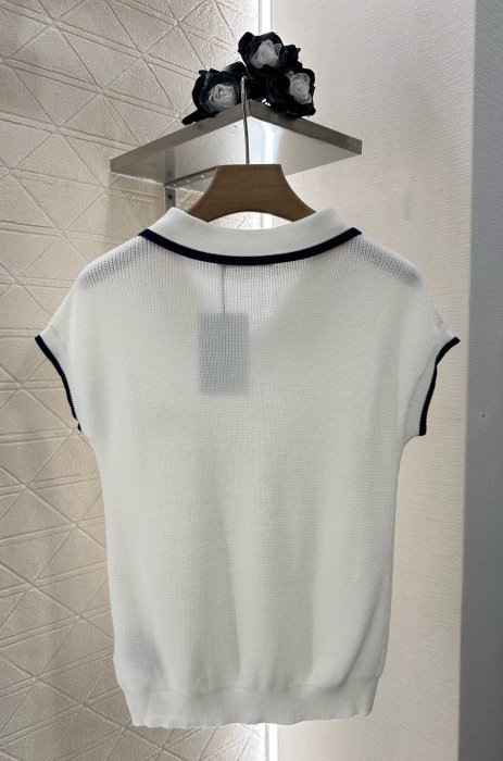 T-shirt women's фото 2