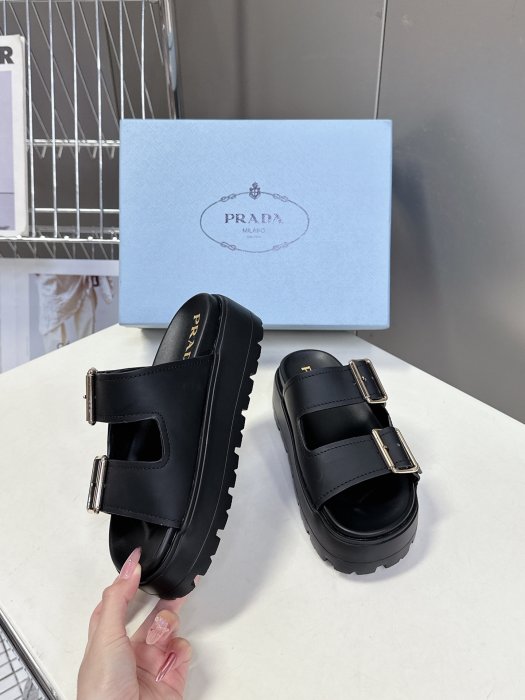 Шлепанцы фото 4