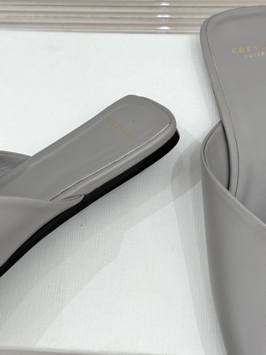 Шльопанці жіночі фото 6