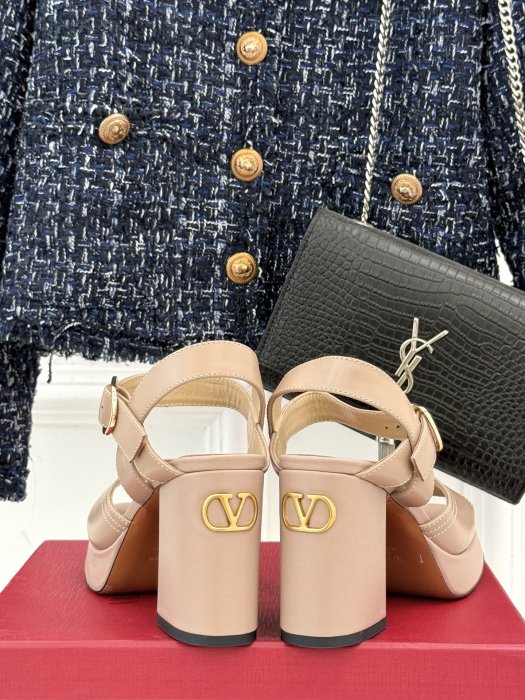 Босоножки фото 6