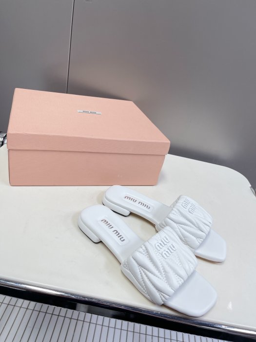 Шлепанцы фото 2