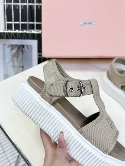 Сандалии женские фото 8