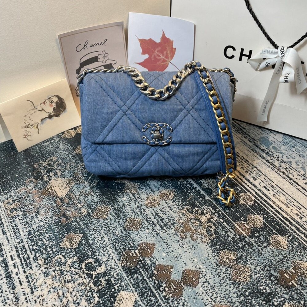 Сумка CHANEL 19 Hand Chain Shoulder Bag AS1160 26 см