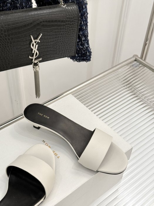 Босоножки фото 5