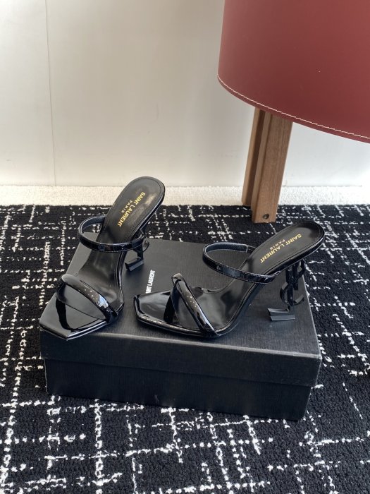 Босоножки фото 3