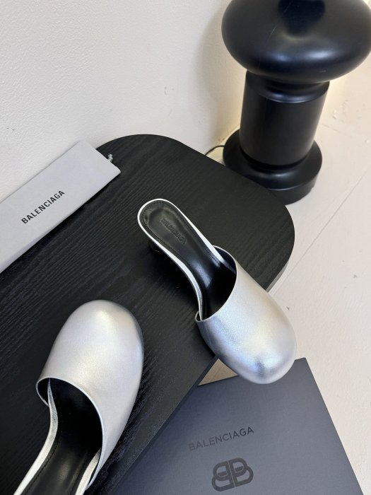 Шлепанцы женские фото 4