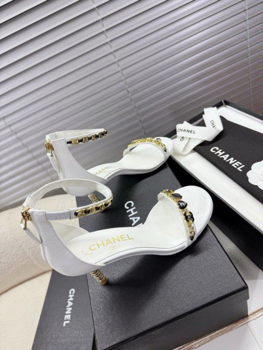 Босоножки фото 4