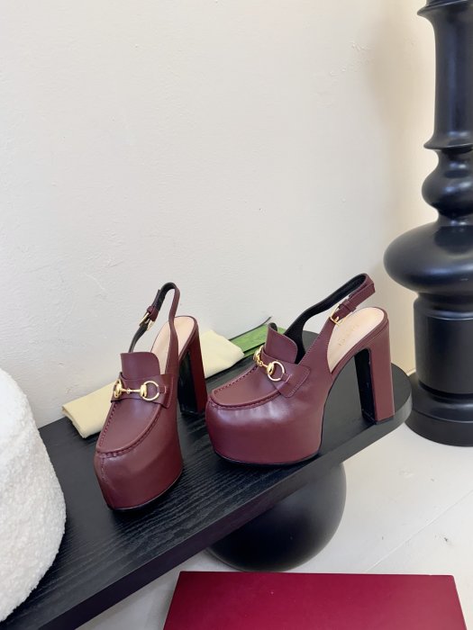 Босоножки фото 3