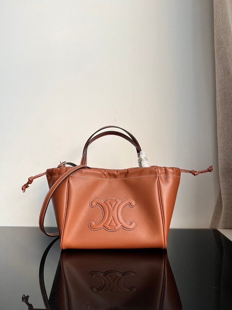 Сумка CELINE CABAS TRIOMPHE CUIR 22 см