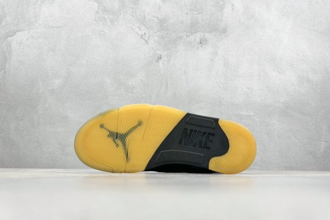 Кросівки Air Jordan 5 Retro фото 4