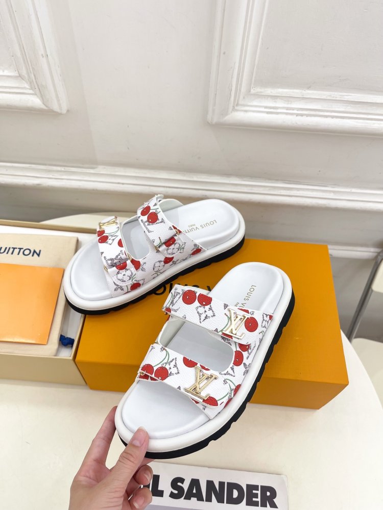 Шльопанці жіночі фото 3