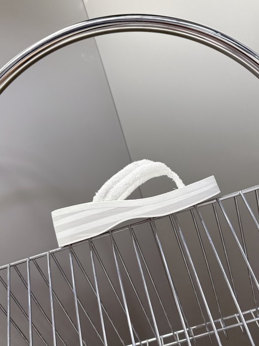 Шлепанцы фото 5