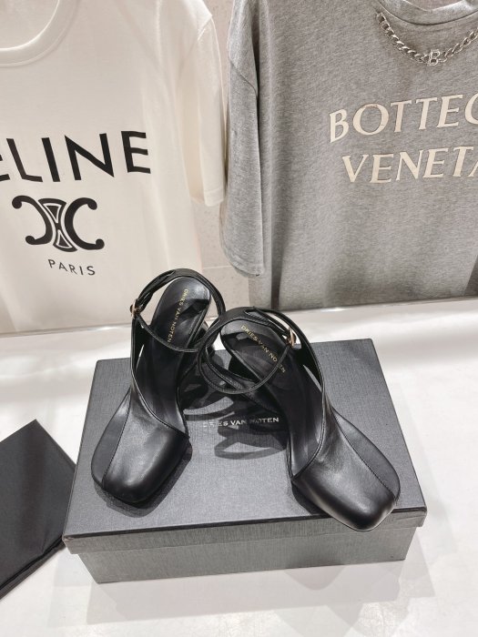 Босоножки фото 2