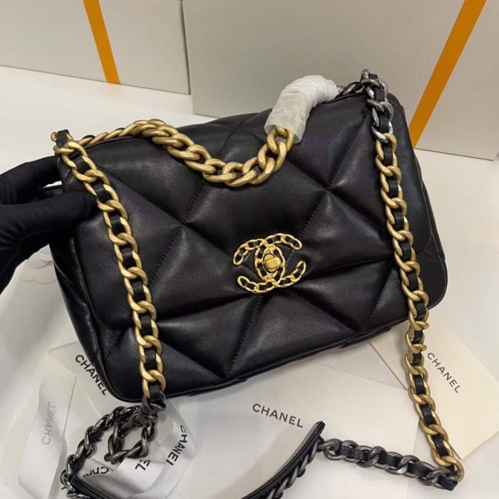 A bag women's Chanel 19 фото 9