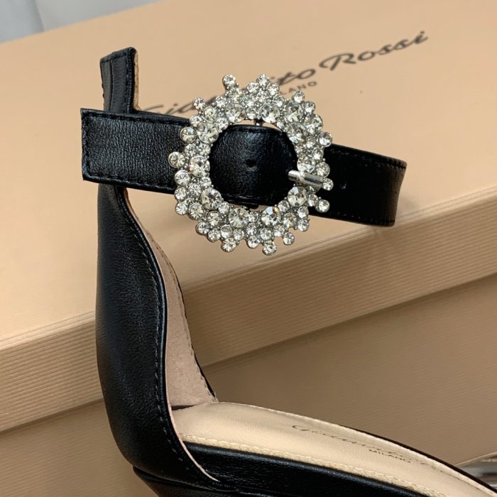 Босоножки фото 6