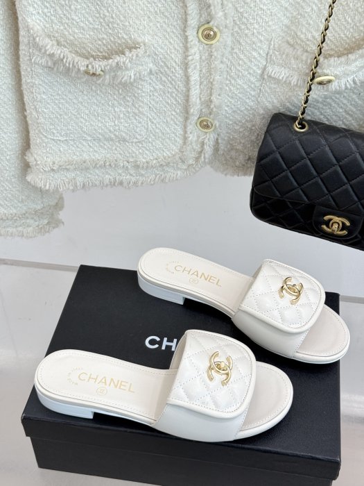 Шлепанцы фото 3