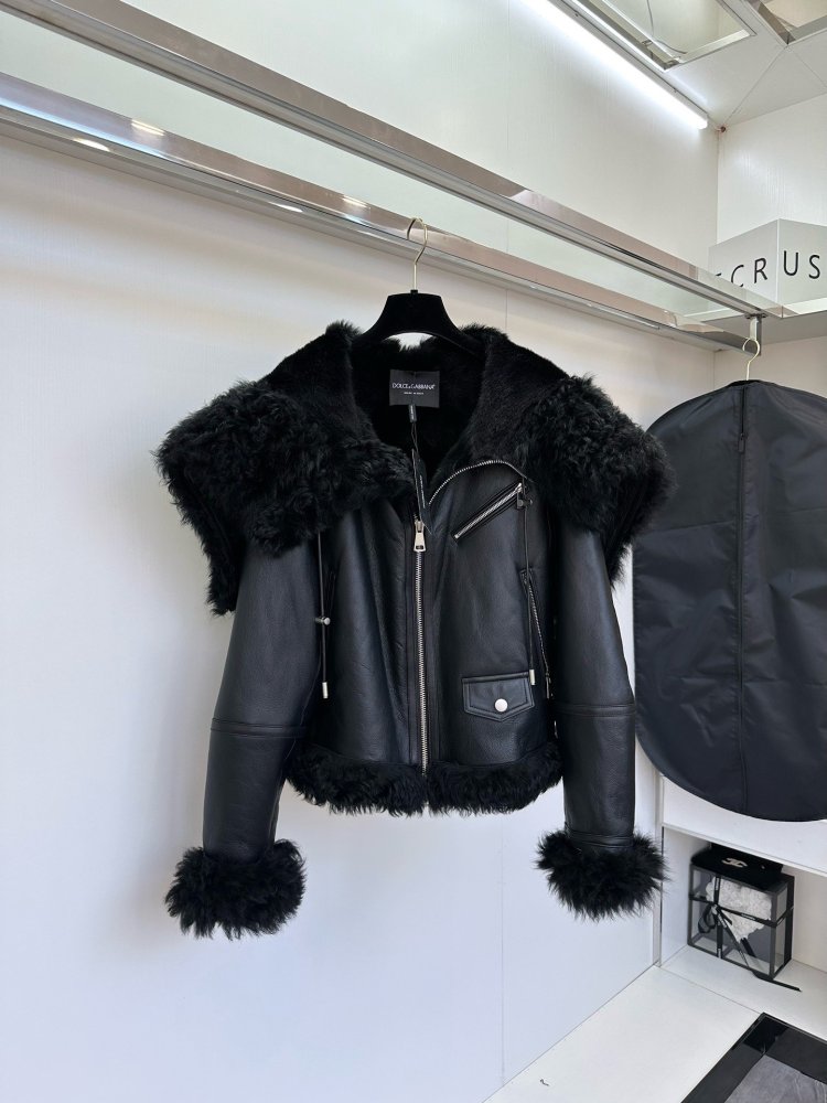 Jacket leather on fur