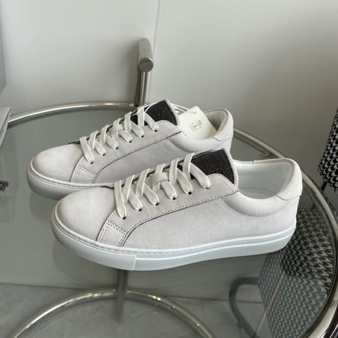 Sneakers women's