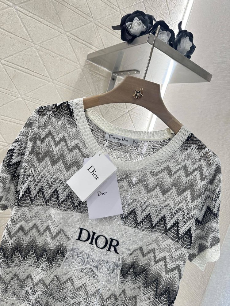 Футболка женская фото 3