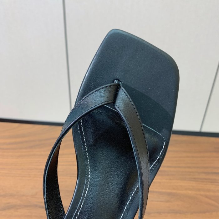 Шлепанцы женские фото 7