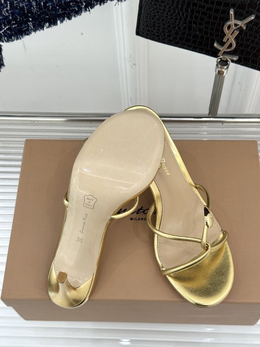 Sandals on stud фото 9