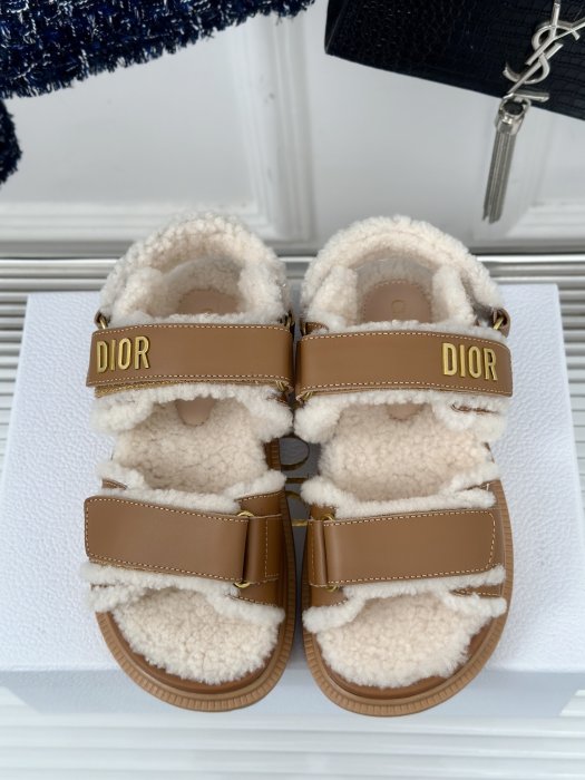 Sandals on fur фото 4