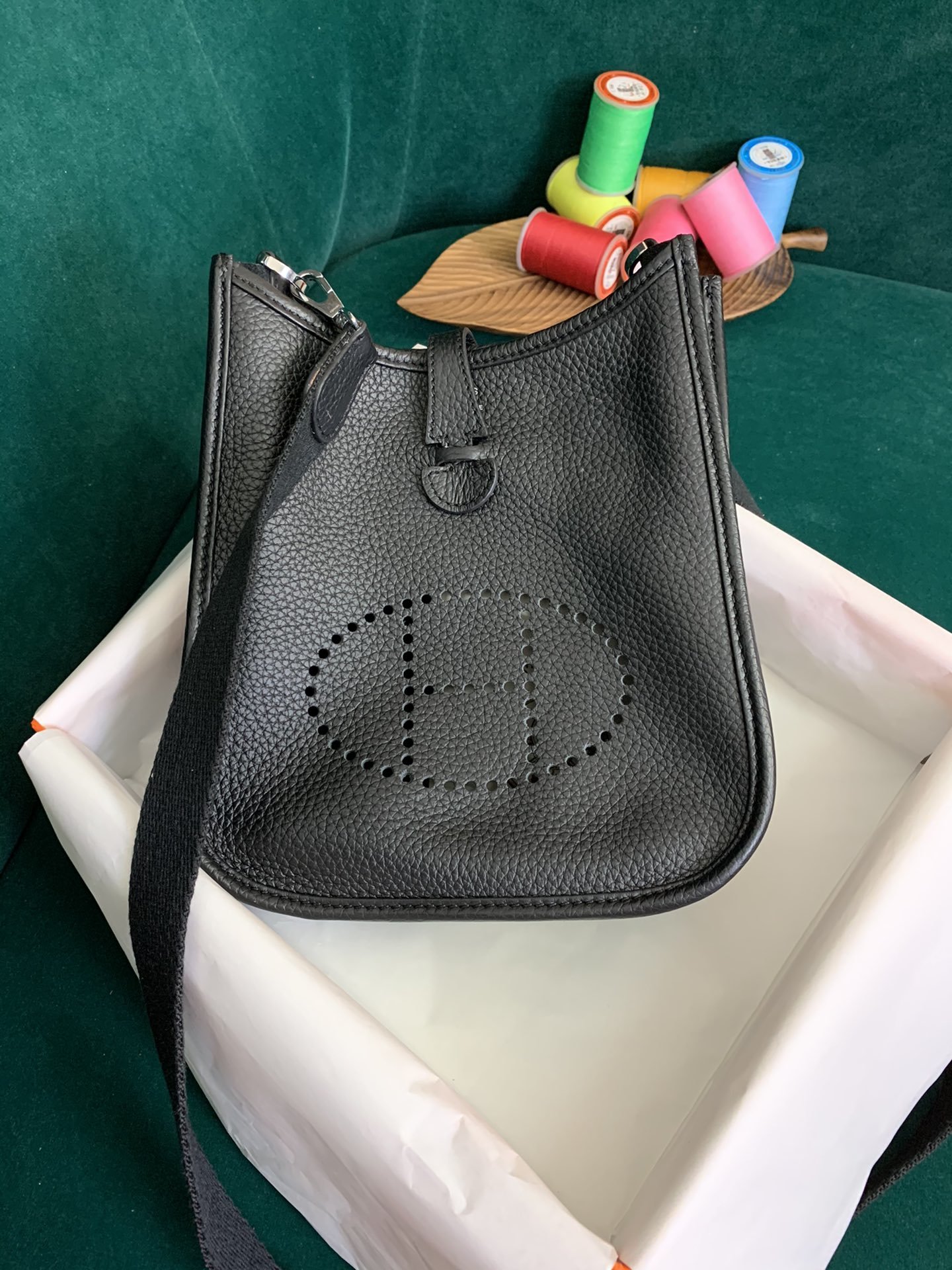 A bag Evelyne 20 cm