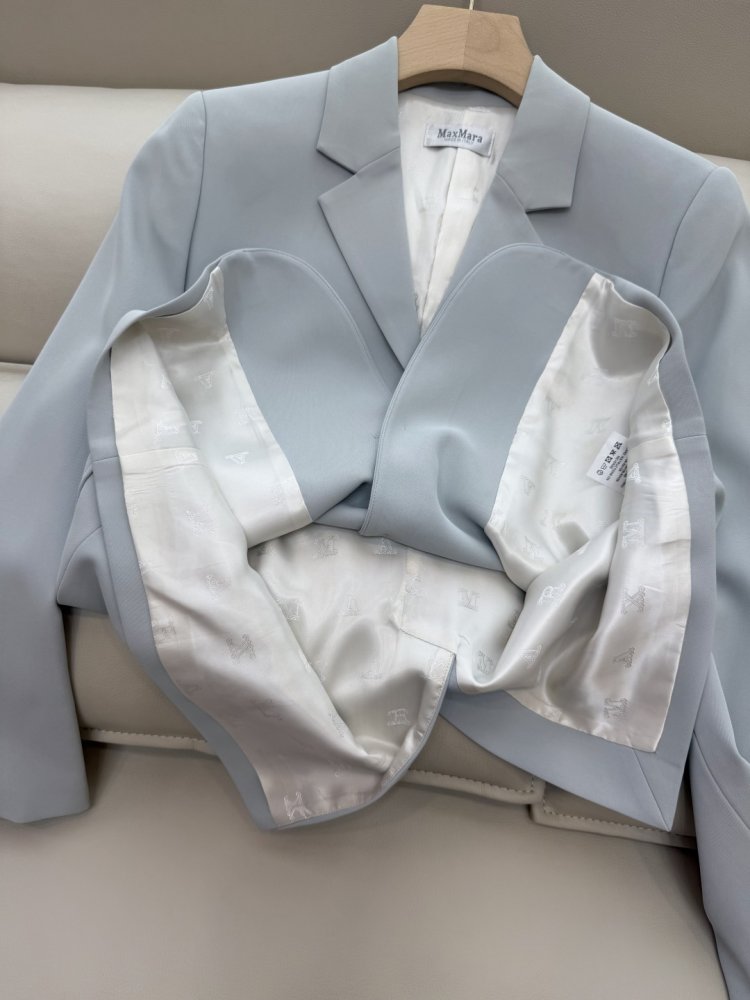 Костюм жіночий фото 8