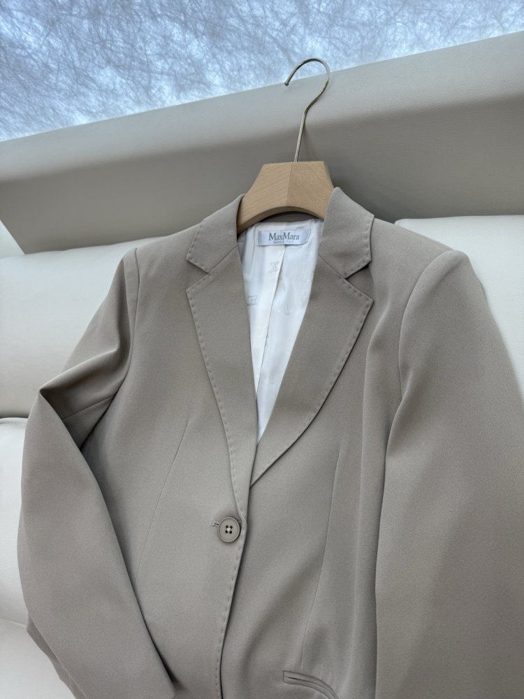 Costume female фото 7