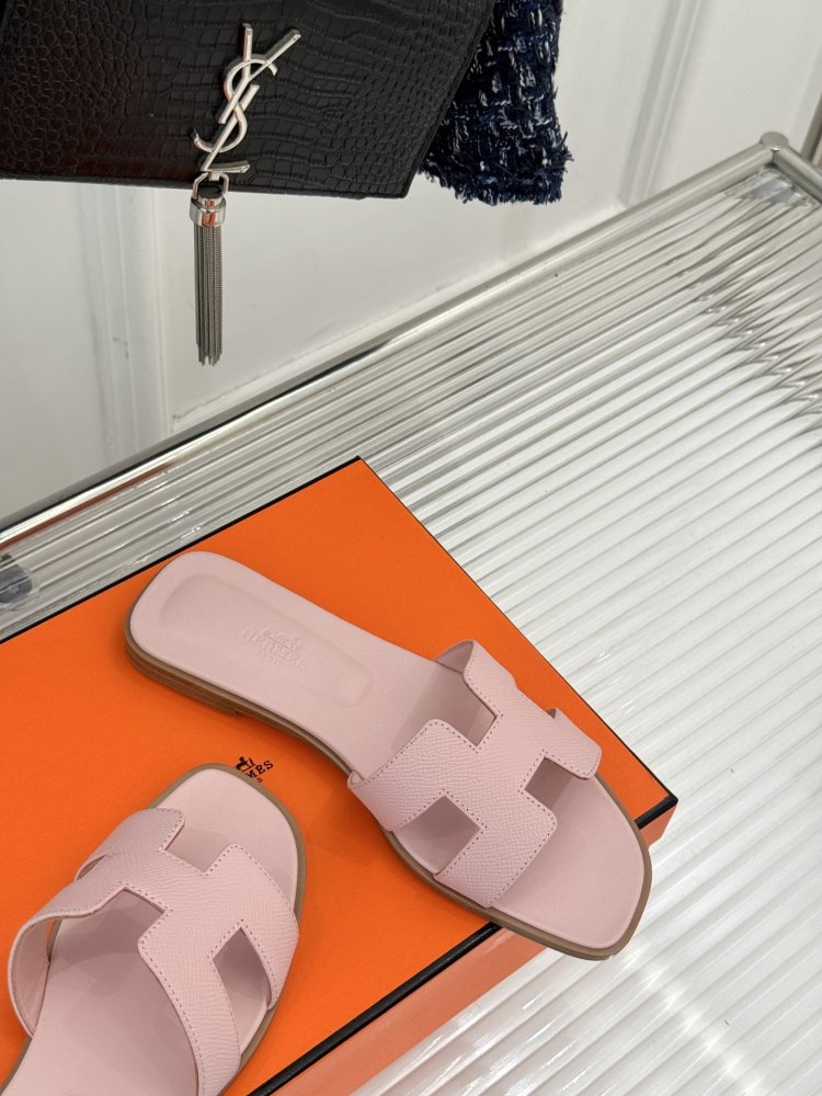 Шлепанцы женские фото 5