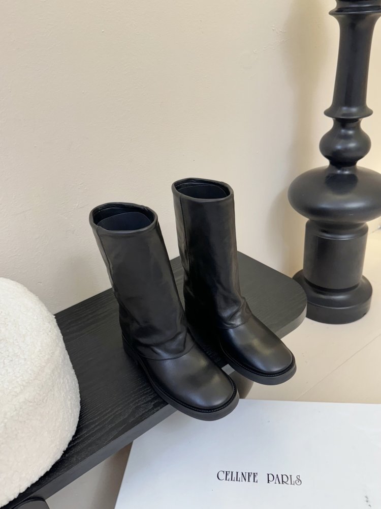 Чоботи жіночі