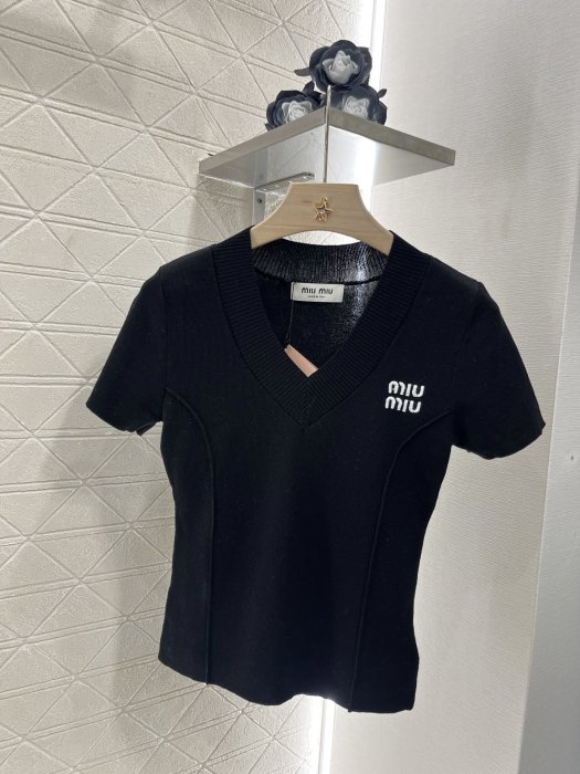 T-shirt women's