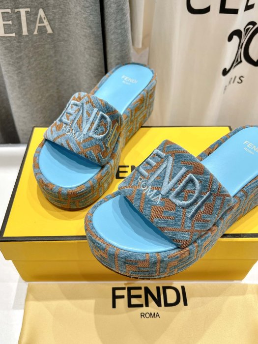 Шлепанцы фото 6