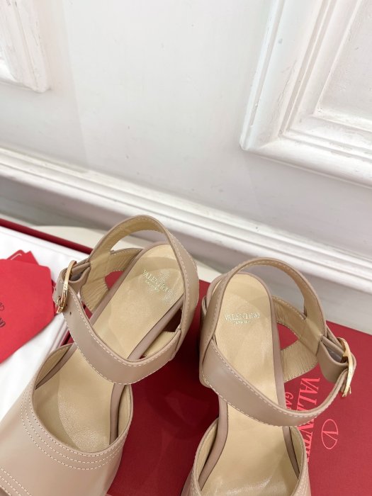 Босоножки фото 8