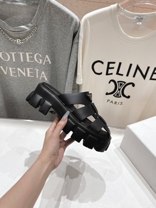 Шлепанцы фото 5