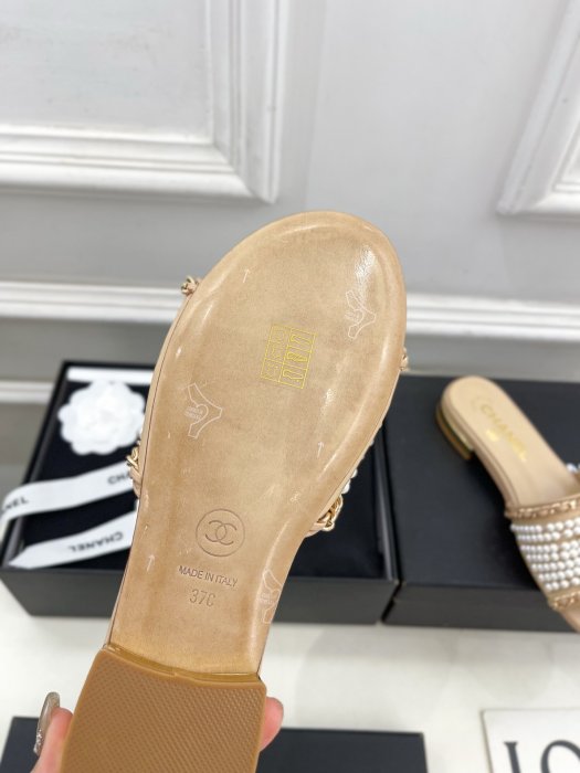 Шлепанцы женские фото 9