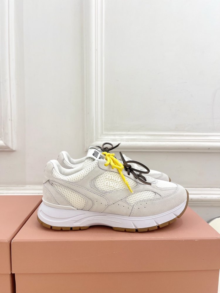 Кроссовки женские фото 2