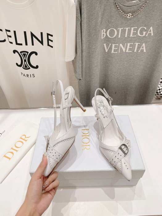 Босоножки фото 2