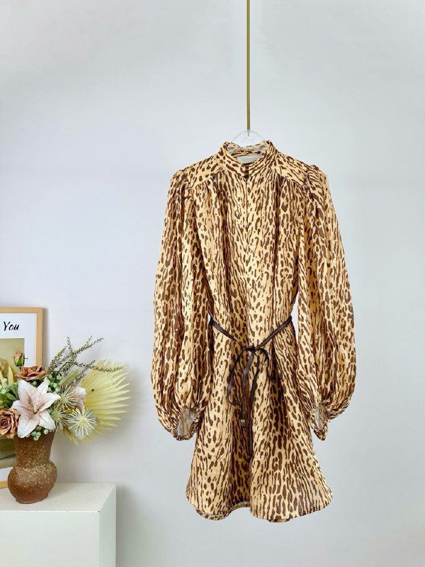 Мини платье CASCADIAN с леопардовым принтом и длинными рукавами