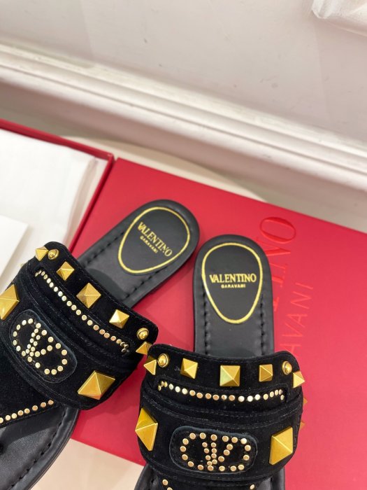 Шльопанці жіночі фото 7