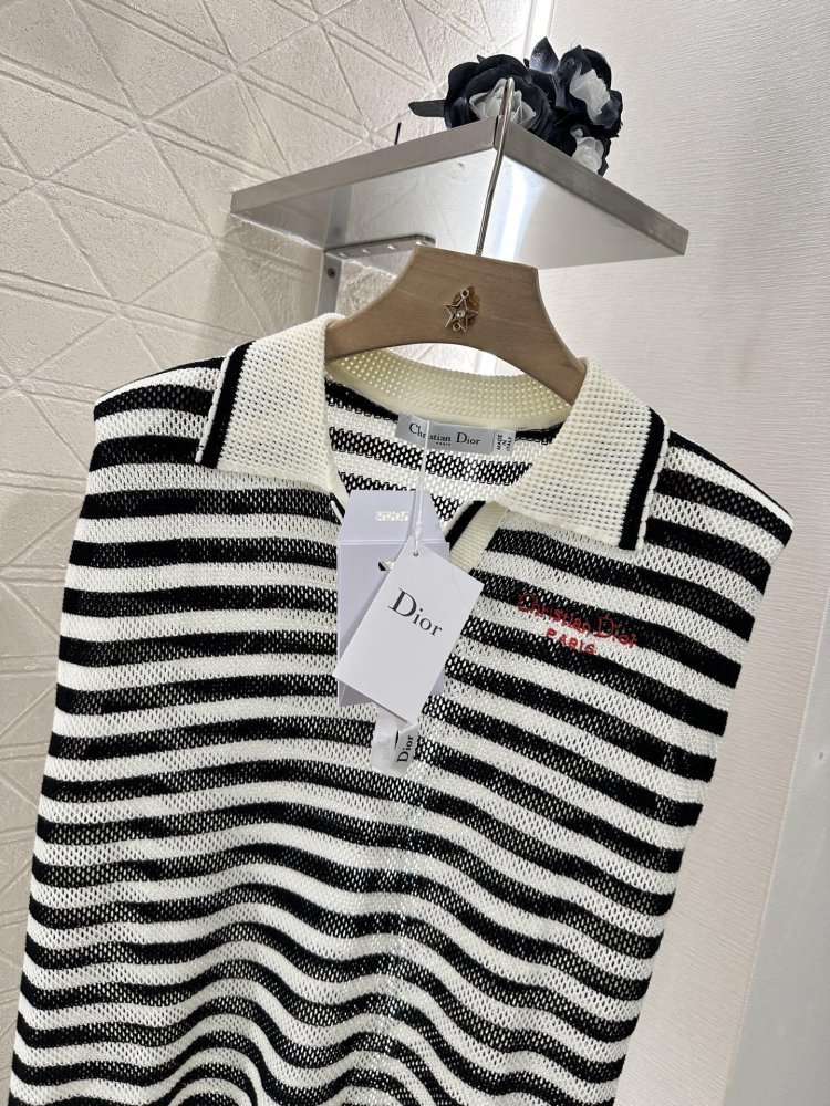 Футболка жіноча фото 3