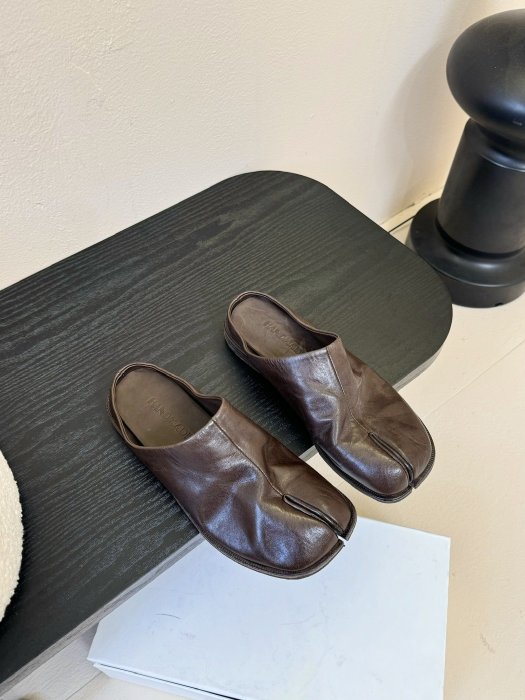 Мюли с раздвоенным носком