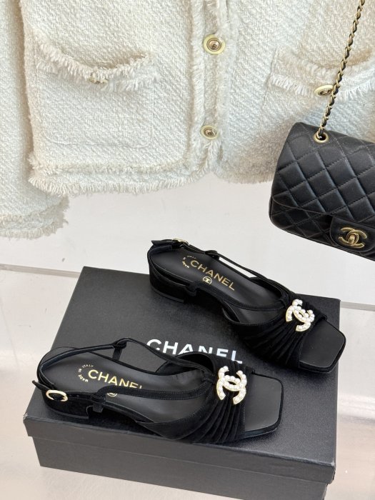 Босоножки фото 3