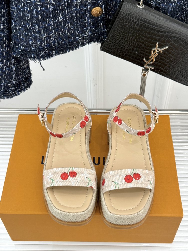 Босоніжки фото 4