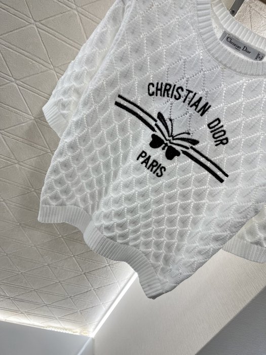 T-shirt women's фото 5