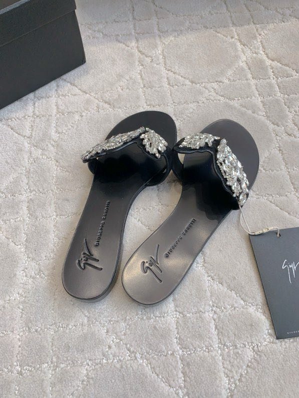 Шльопанці фото 7