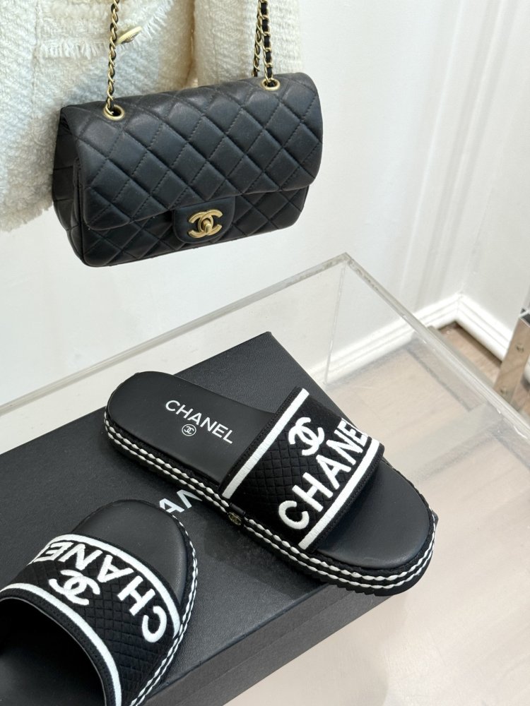 Шльопанці жіночі фото 5