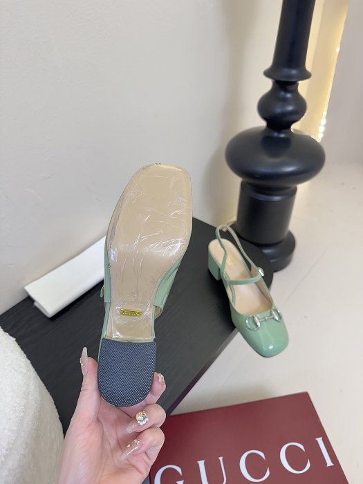 Босоножки фото 9